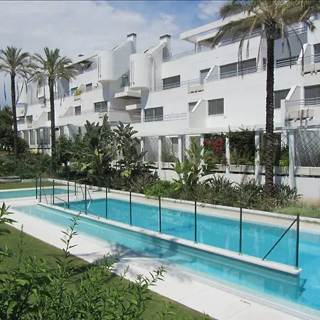 Luxe Met 3 Ensuite Badkamers, Terras Met Zicht, Prive Parkeren En Diverse Zwembaden