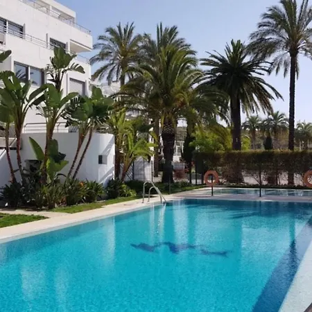 Luxe Met 3 Ensuite Badkamers, Terras Met Zicht, Prive Parkeren En Diverse Zwembaden *