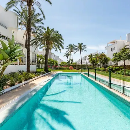 Luxe Met 3 Ensuite Badkamers, Terras Met Zicht, Prive Parkeren En Diverse Zwembaden *