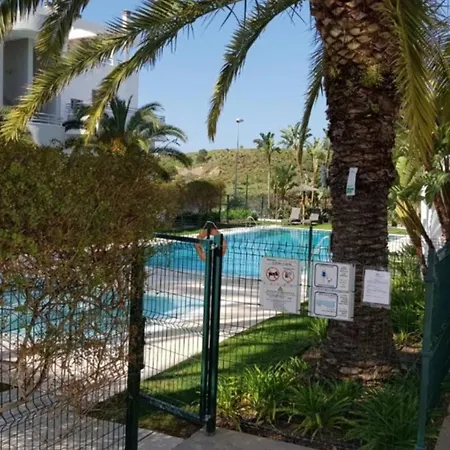 Luxe Met 3 Ensuite Badkamers, Terras Met Zicht, Prive Parkeren En Diverse Zwembaden *